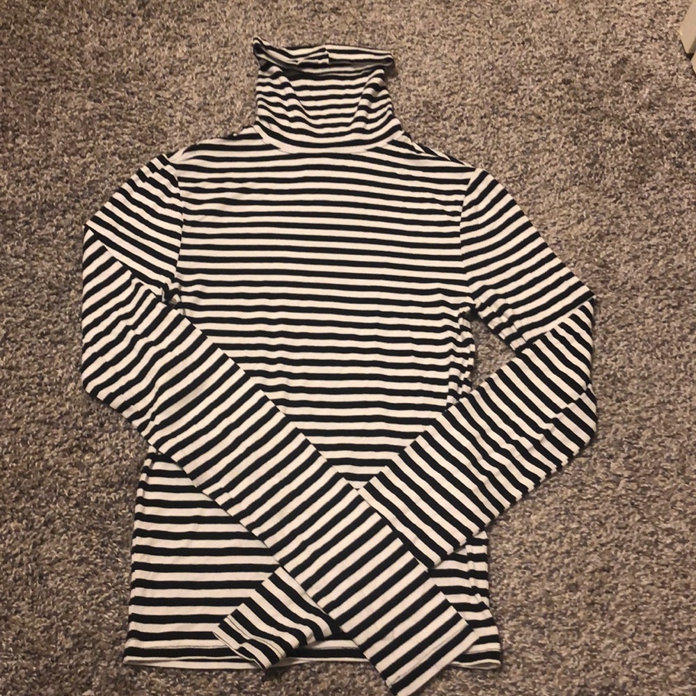turtle neck striped tee